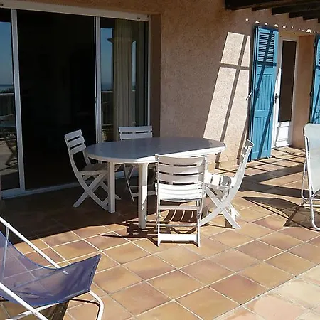Cavalaire-sur-mer Sleeps 6 Pool Air Con Wifi *
