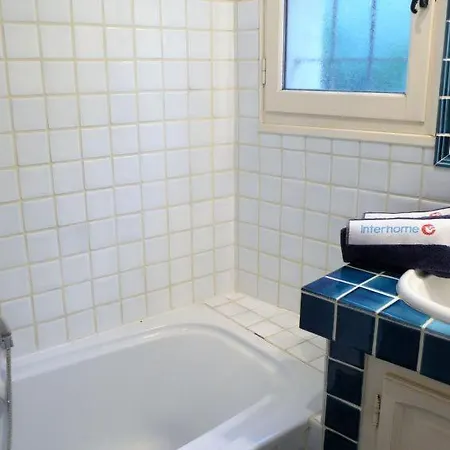Holiday home Cavalaire-sur-mer Sleeps 6 Pool Air Con Wifi *
