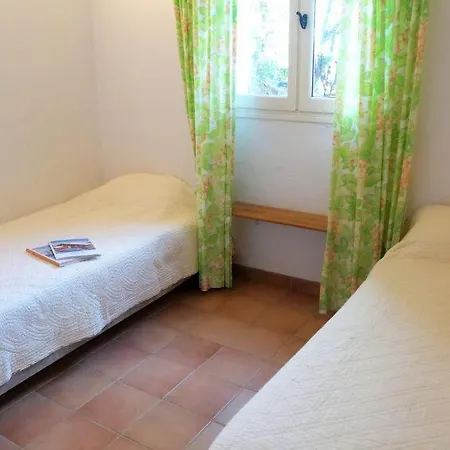 Cavalaire-sur-mer Sleeps 6 Pool Air Con Wifi Holiday home Cavalaire-sur-Mer
